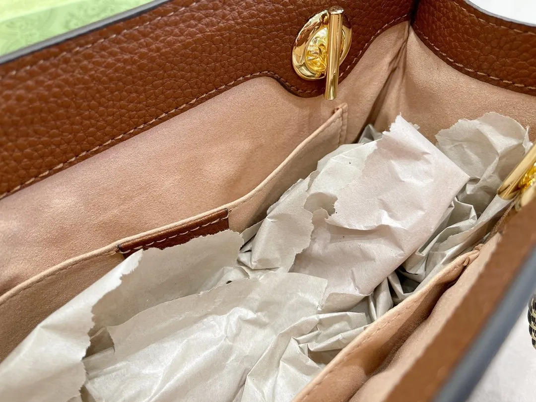 Designer Bags by Gucci 172
