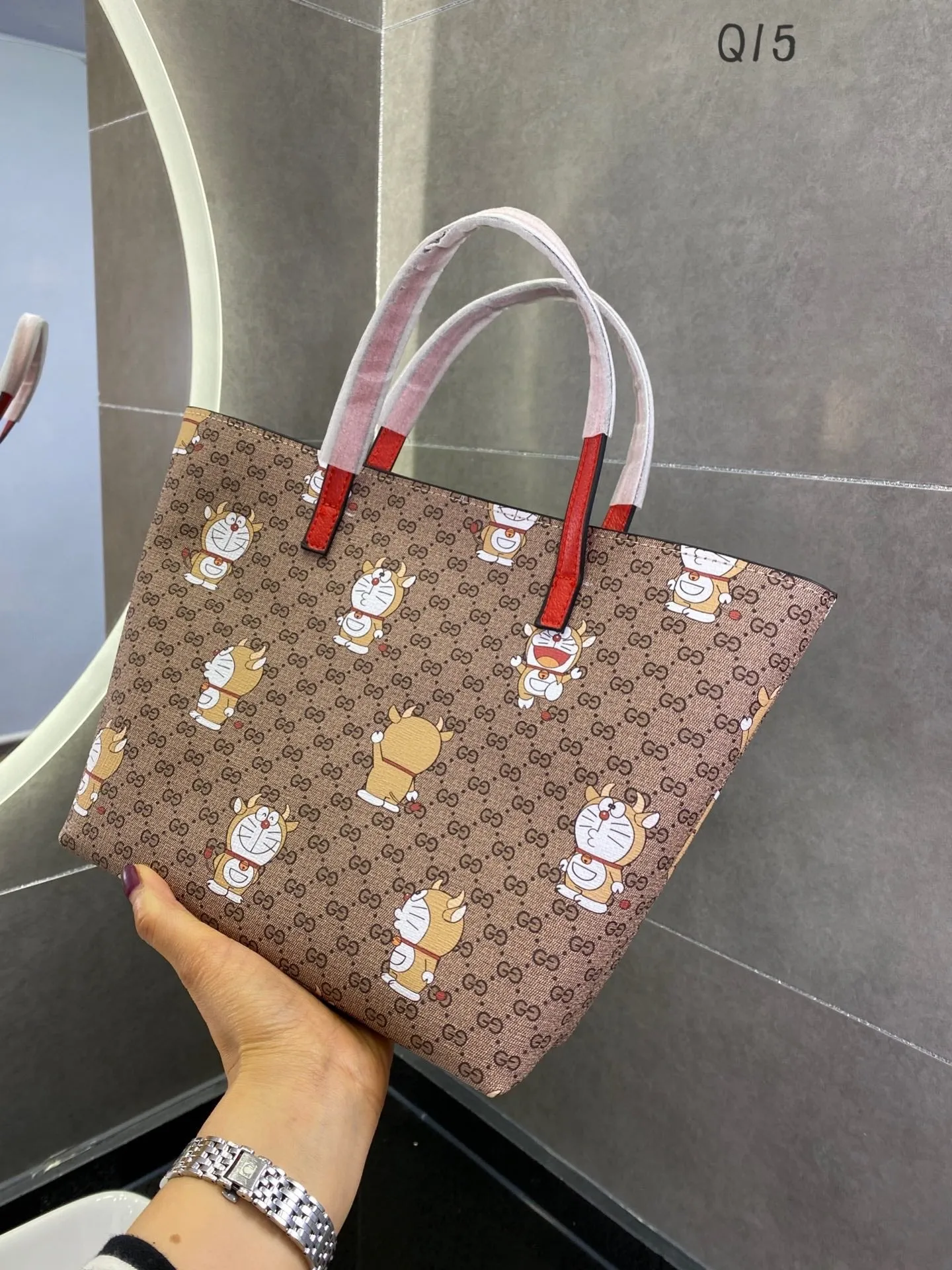 Designer Bags by Gucci 195