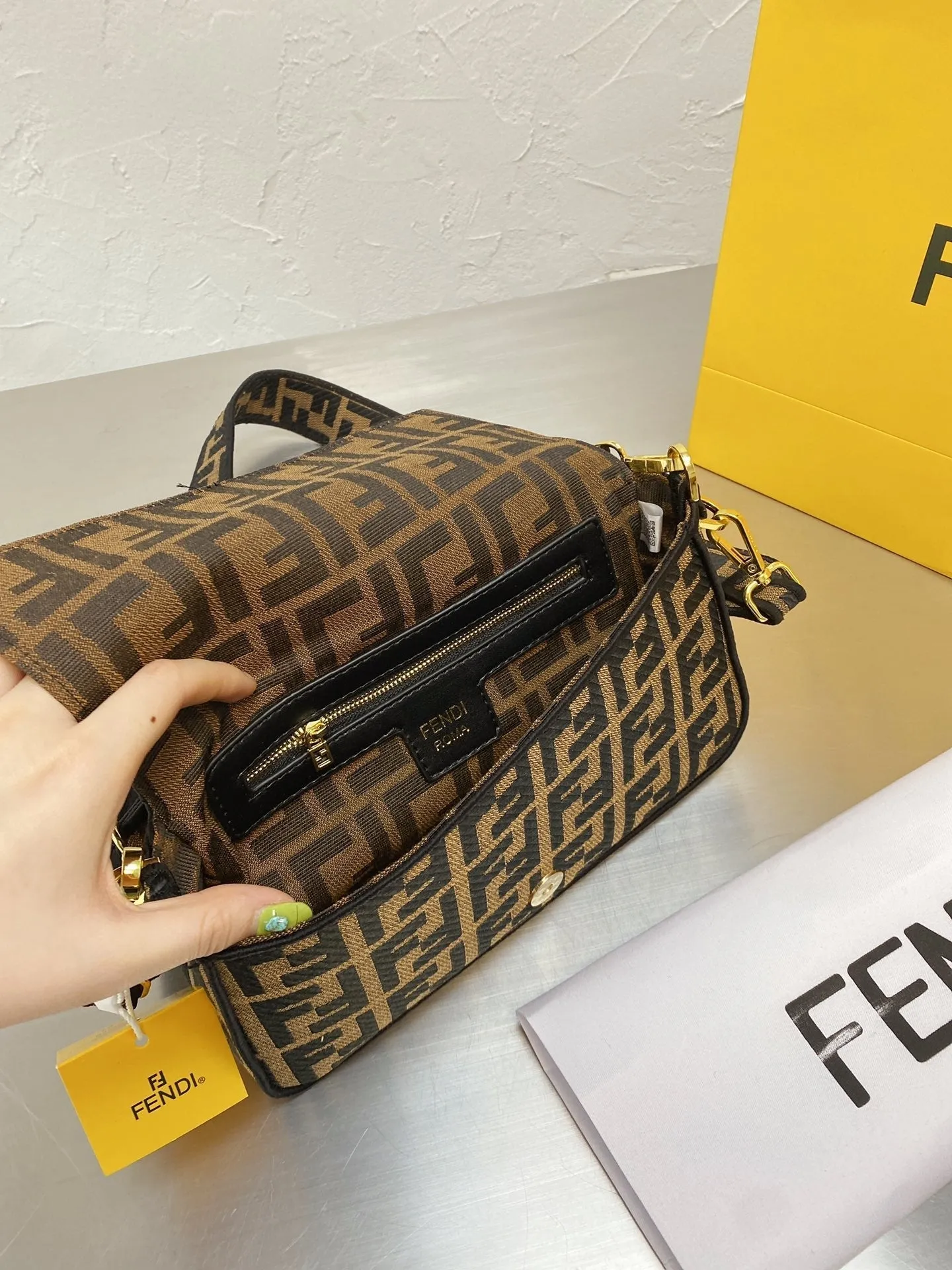 EN   Designer bags by Fendi 133