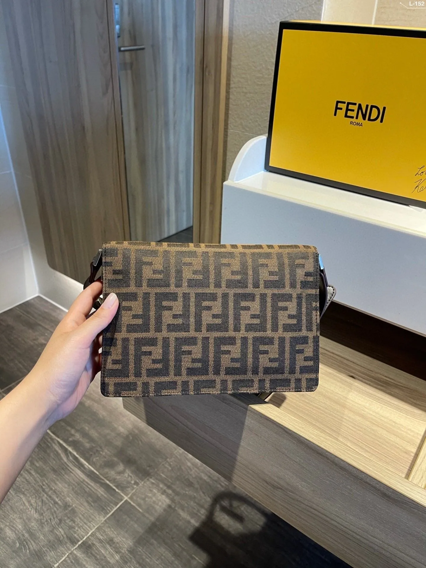 EN   Designer bags by Fendi 211