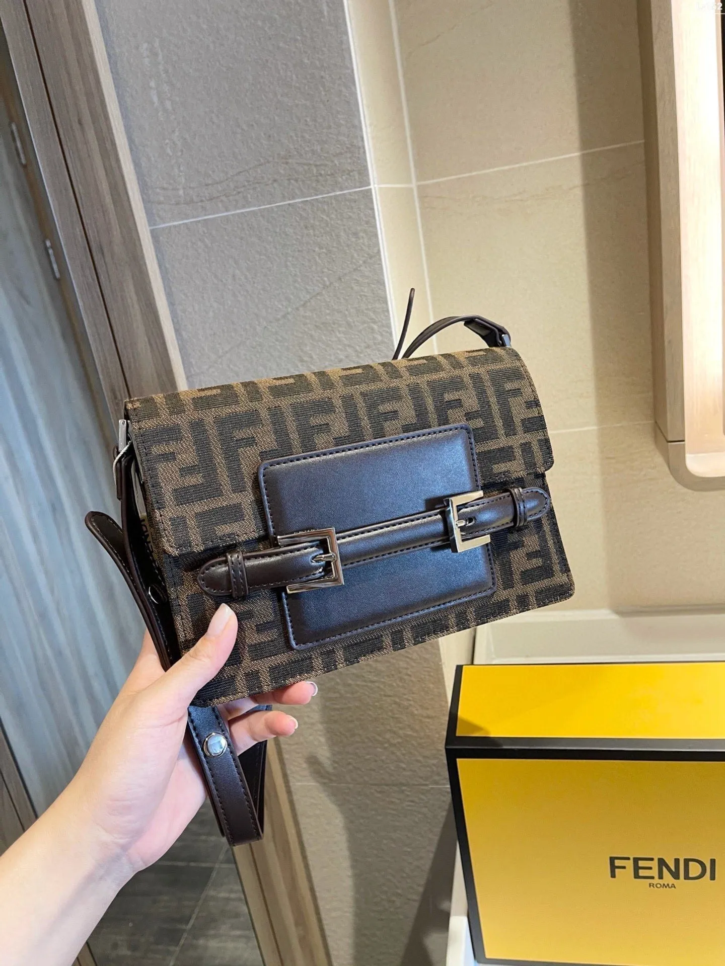 EN   Designer bags by Fendi 211