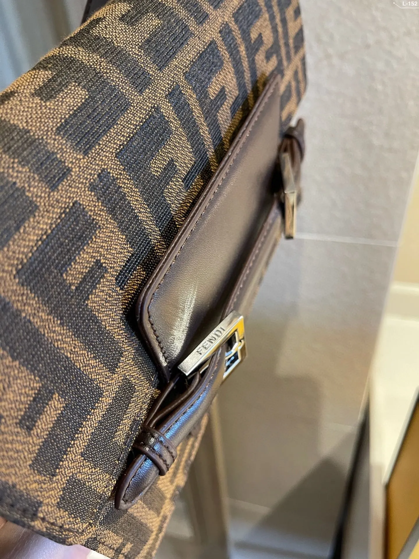 EN   Designer bags by Fendi 211
