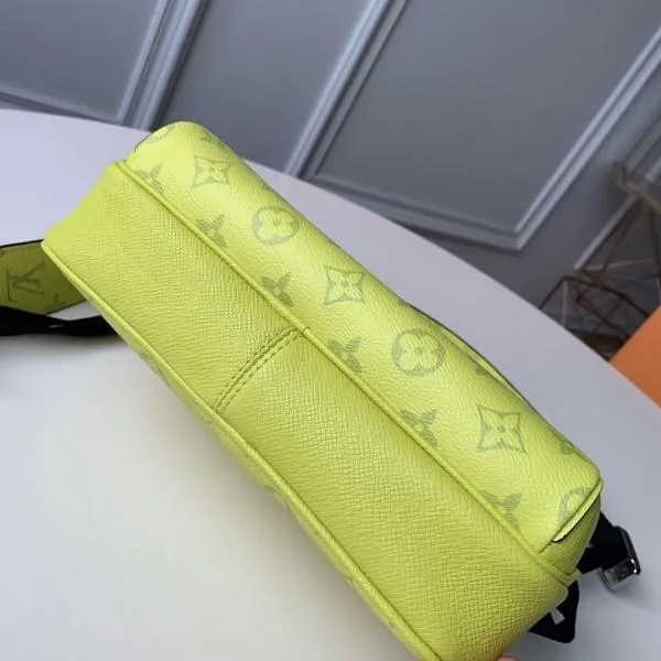 Outdoor Messenger Bag M30239 Yellow 2019 Collection