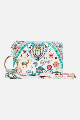RING SCARF CLUTCH LIVING IN COLOUR